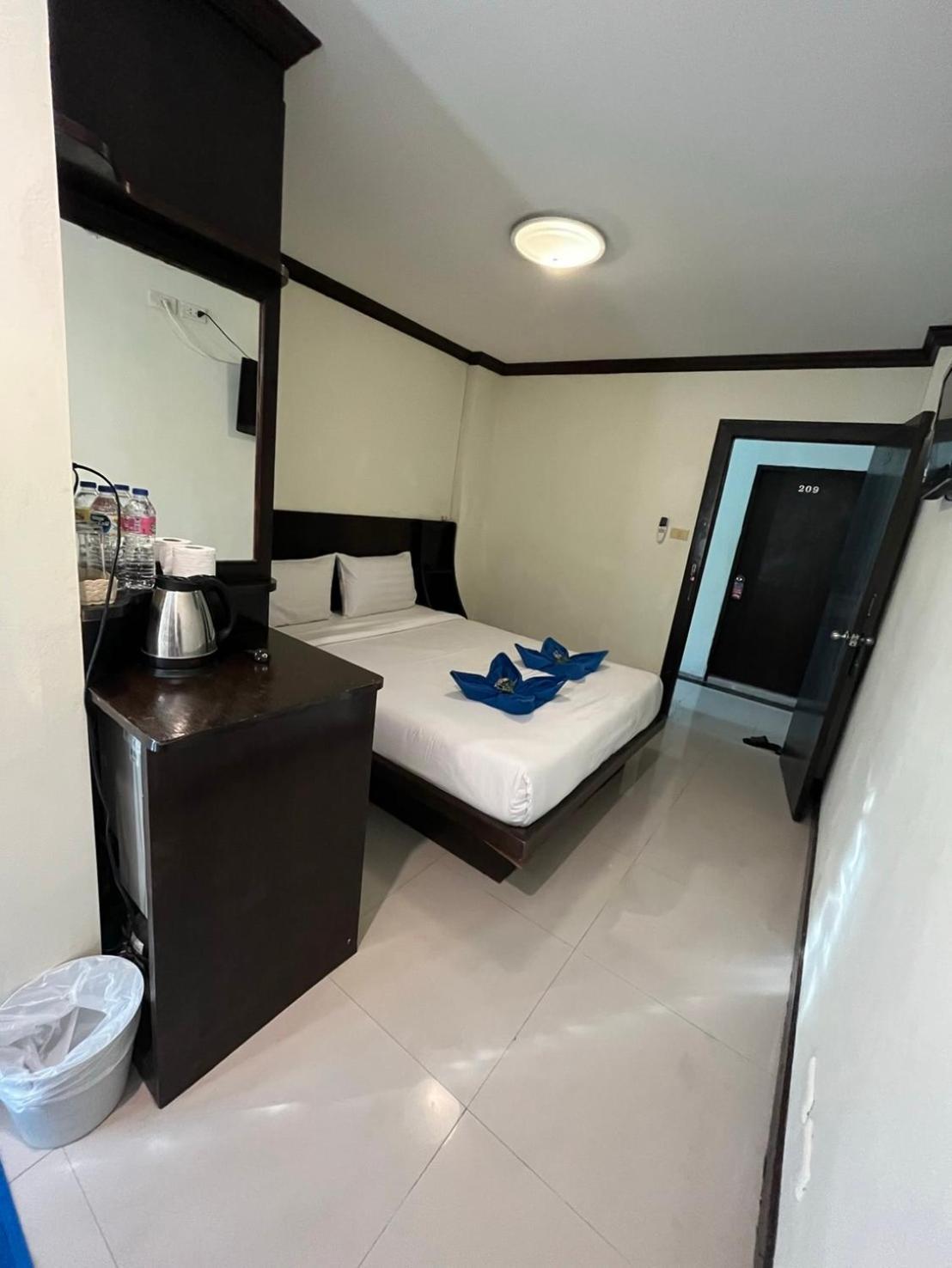Blueskyhouse Patong Hotel ภายนอก รูปภาพ