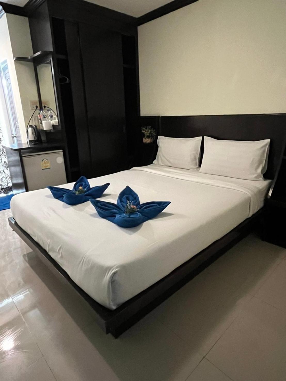 Blueskyhouse Patong Hotel ภายนอก รูปภาพ