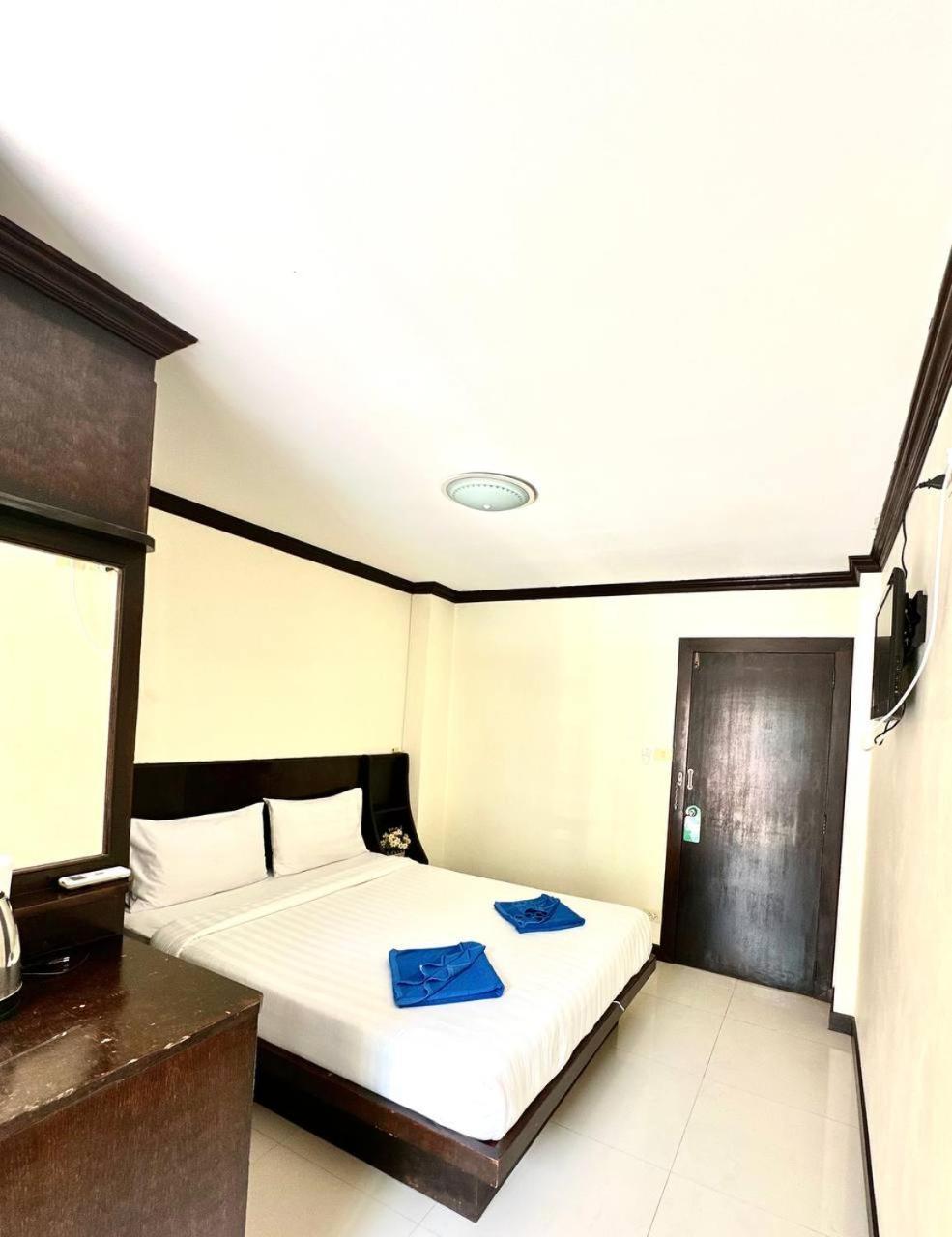 Blueskyhouse Patong Hotel ภายนอก รูปภาพ